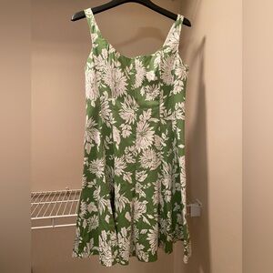 SOLD! NEW Jones Wear Green and White Floral Dress with back zip size 12